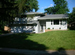 3611 Pinecrest Rd, Rockford, IL 61107