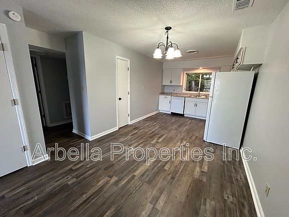 4th image of 107 Angeline Dr APT 4