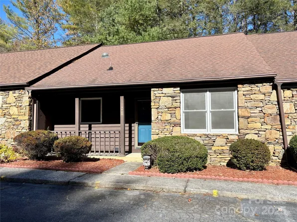 21 Loganwood Ln, Etowah, NC 28729