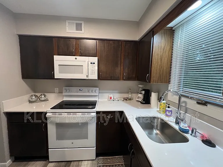 3805 Maquoketa Dr — Photo 9