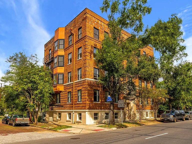 Cape Fear Apartments — Photo 1