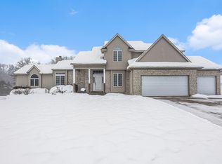 9129 Lake Gerald Dr NE, Sparta, MI 49345