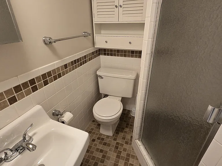 238 Macarthur St E #1 — Photo 16