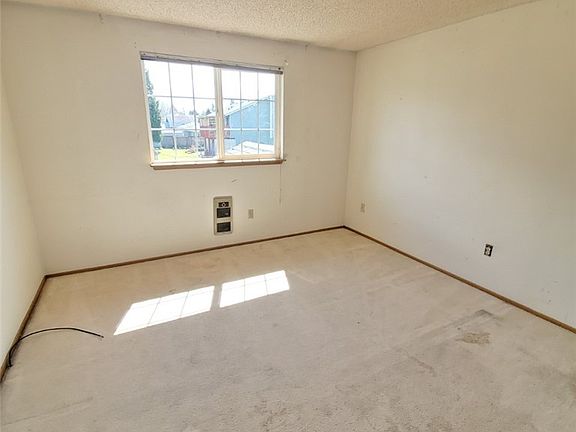 5th image of 5005 38th St NE