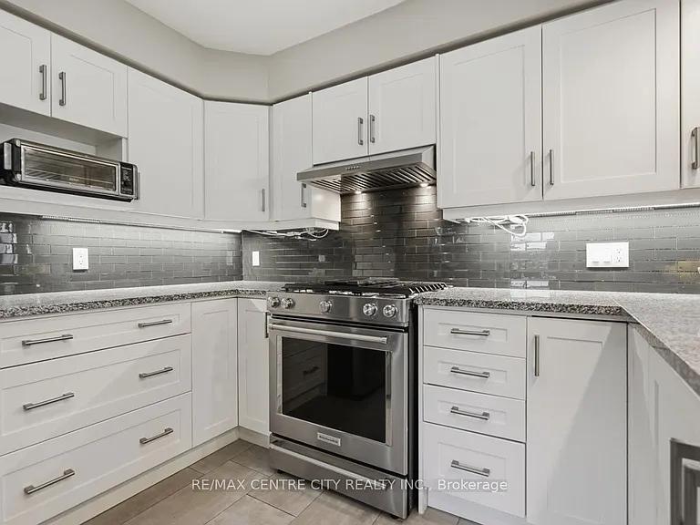 1141 Crosscreek Cres — Photo 6