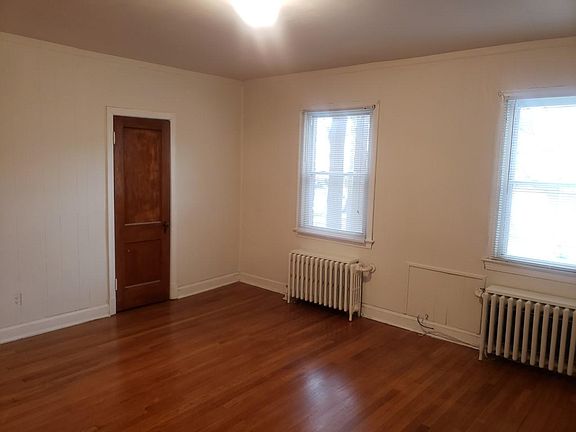 4th image of 4005 9th St NE #4