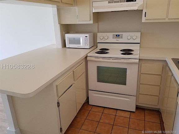 5th image of 8290 Lake Dr APT 531
