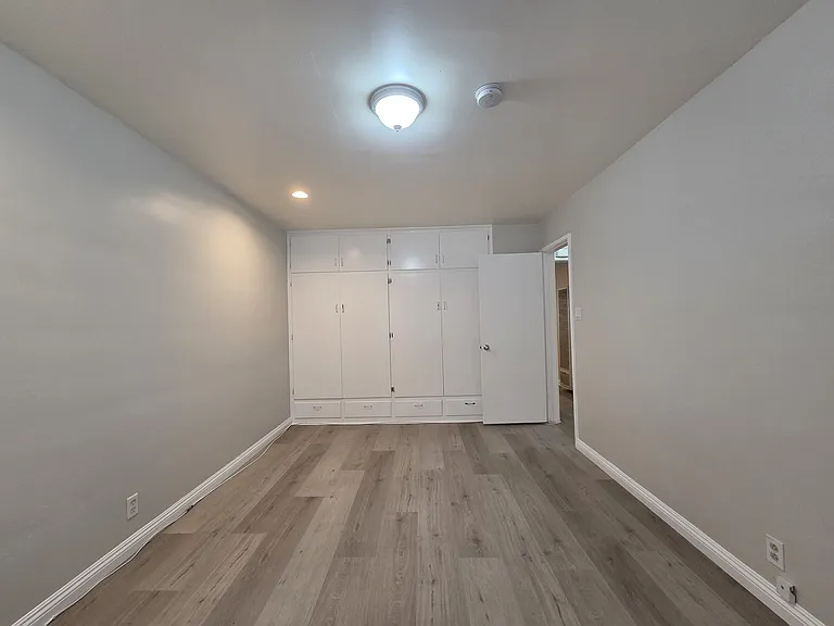 3705 S Victoria Ave — Photo 19