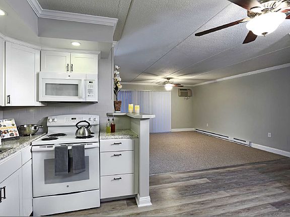 3rd image of 82 Crescent St APT 13F