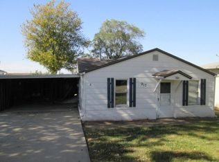 917 8th St, Colona, IL 61241