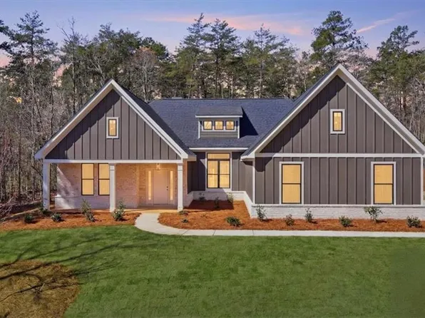 196 Red June Ln, Clarkesville, GA 30523