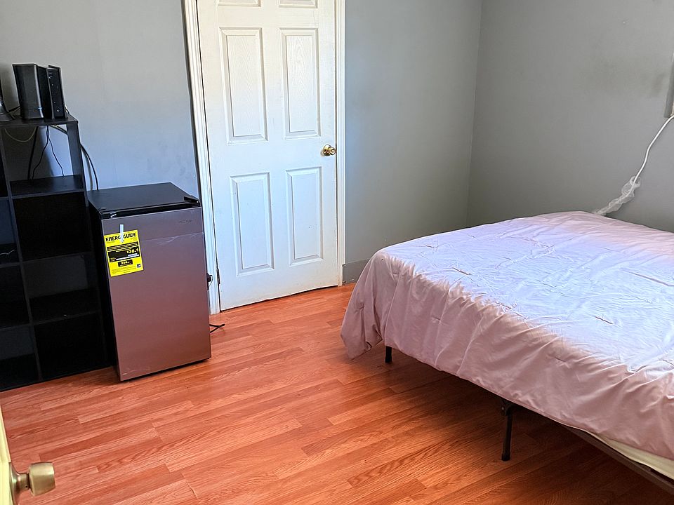 1st image of 1729 W 20th St #2F