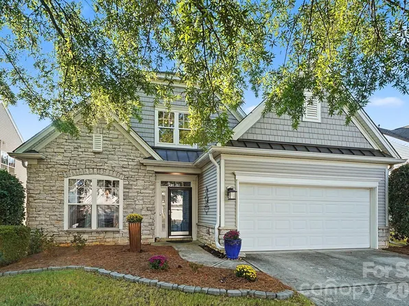 7024 Saranac Ln, Matthews, NC 28105