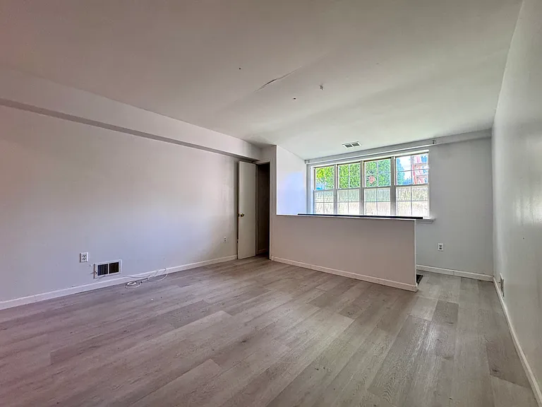 25 Fingerboard Rd #1F — Photo 3