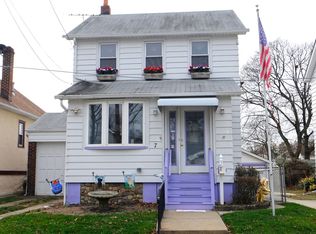 7 E Terrace Ave, Rochelle Park, NJ 07662