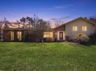 85 Whims Ln, Rochester, MI 48306