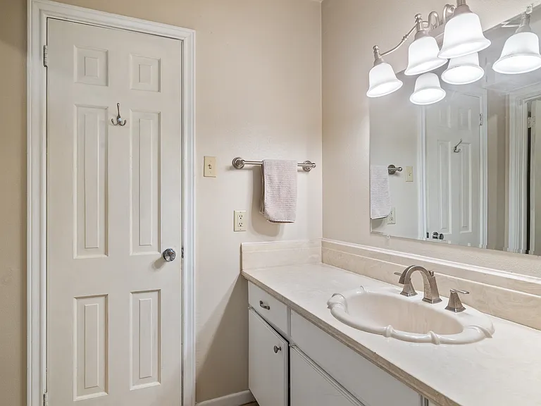 10 Summit Cir — Photo 5
