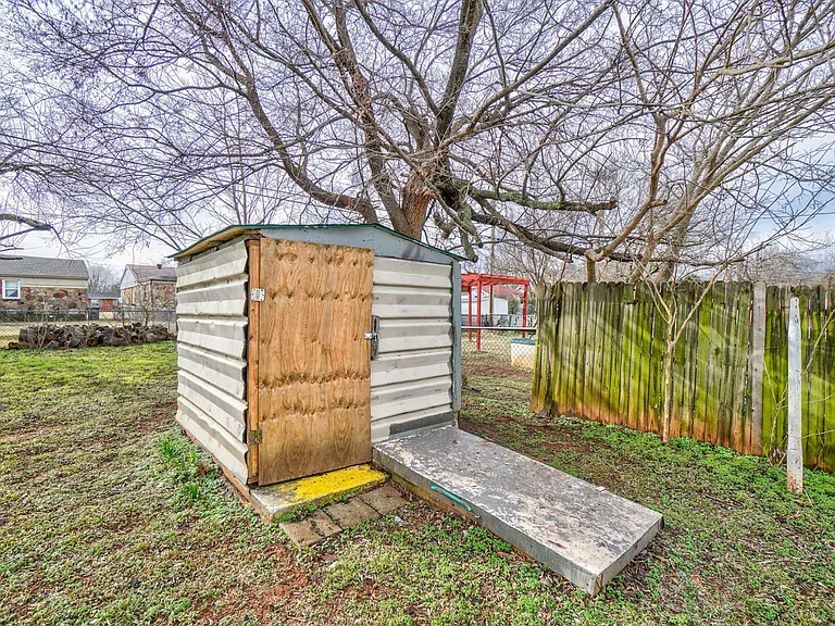 3900 Mallard Dr — Photo 35