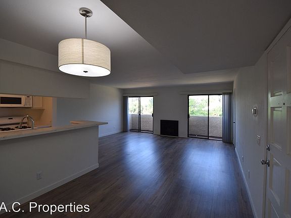 3rd image of 12352 Burbank Blvd #17428972