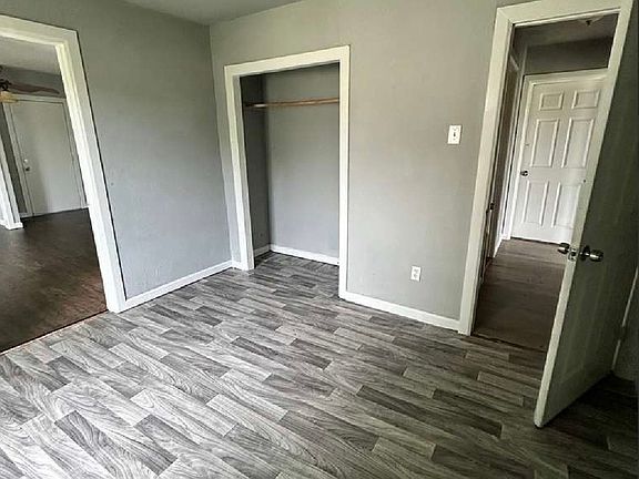 5th image of 248 PRESTWICK BLVD