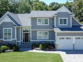 221 Brookside Ave, Cresskill, NJ 07626