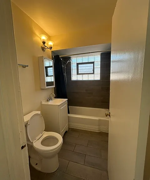 1107 Cermak Rd #9 — Photo 7