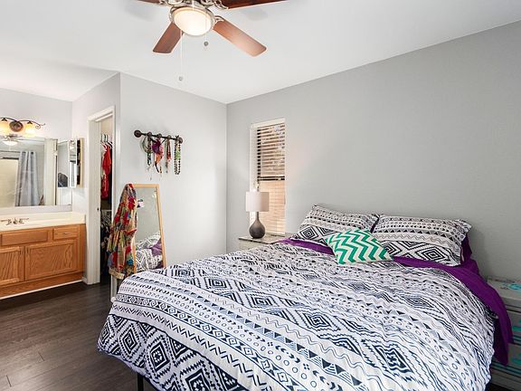4th image of 850 S River Dr Unit 1030