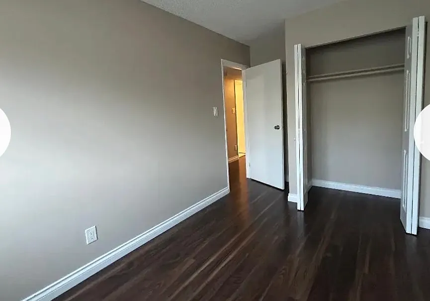 2 bed, 700 sqft, $2,300 — Photo 4