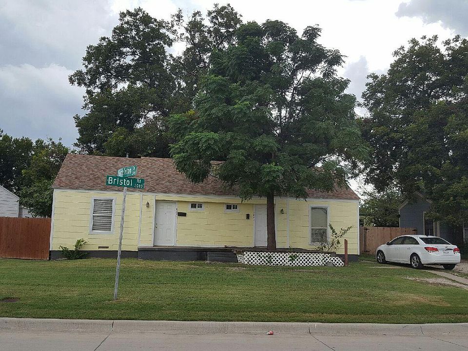 3003 Bristol Rd is the apartment on the right side