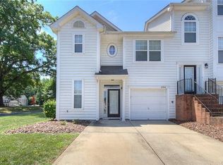 2762 Avalon Loop Rd, Charlotte, NC 28269