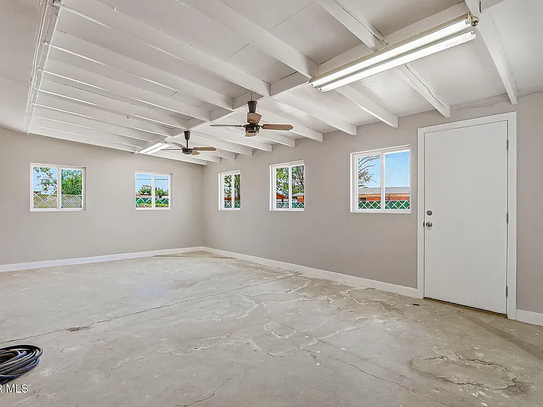 5704 Sage Ct — Photo 28