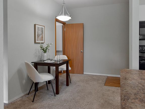 Dining | Waterchase Apartments | Apartments near Grand Rapids, MI