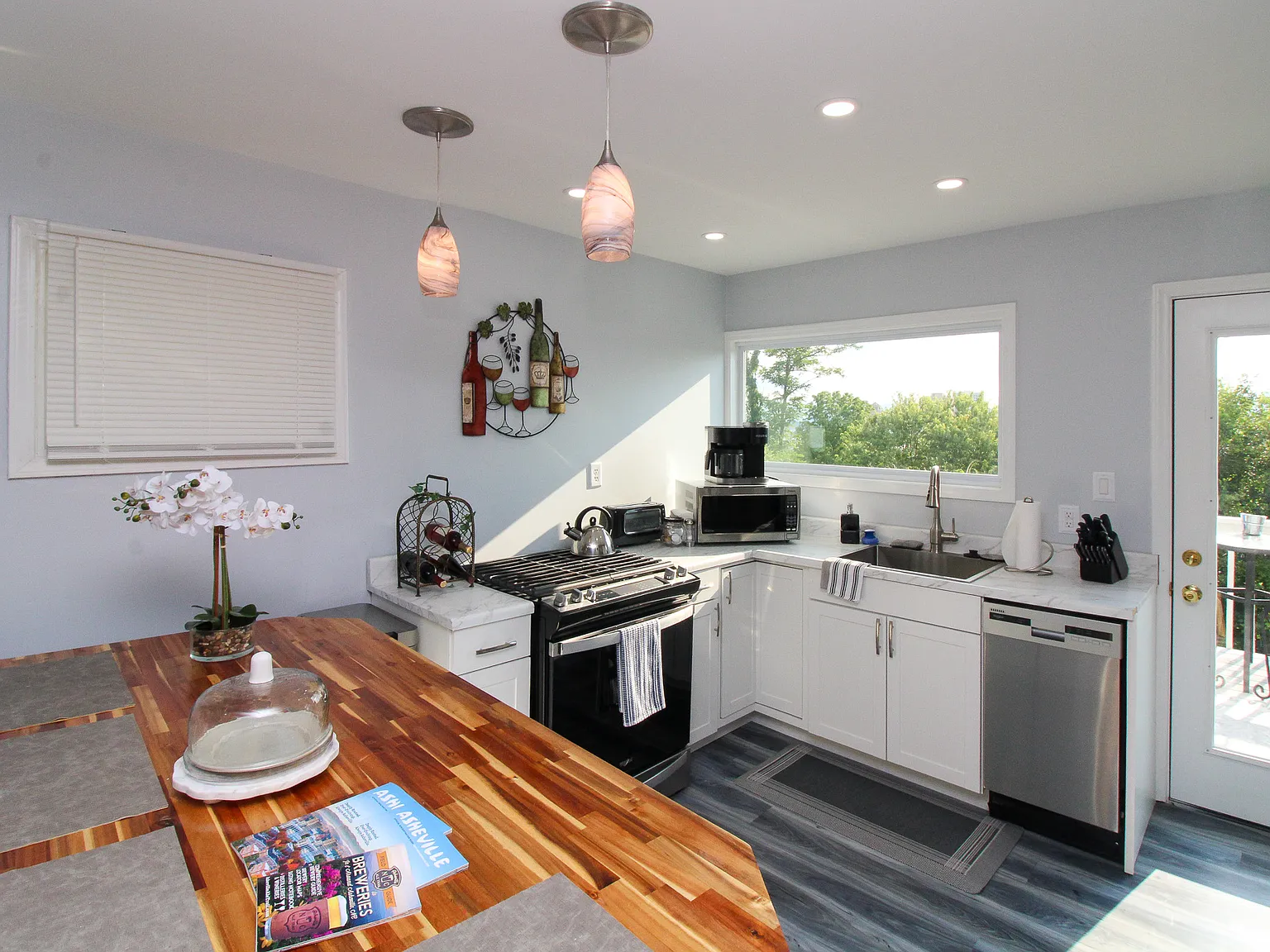 2 bed, 744 sqft, $2,500 — Photo 2