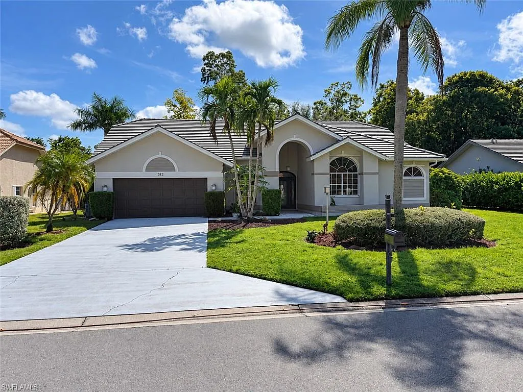3 bed, 2.0 bath, 2200 sqft, $4,000 — Photo 2