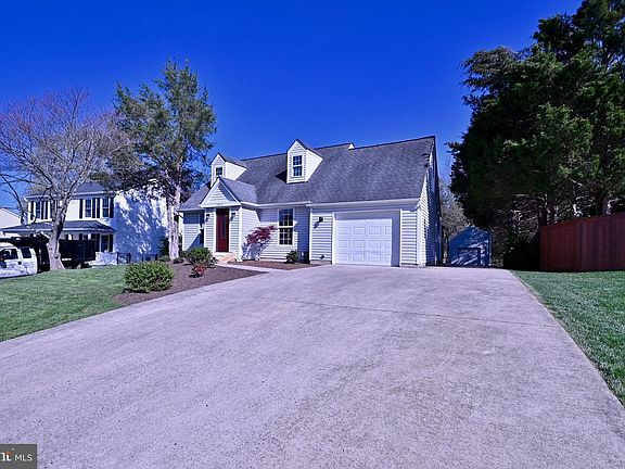 3rd image of 5619 Reardon Ln