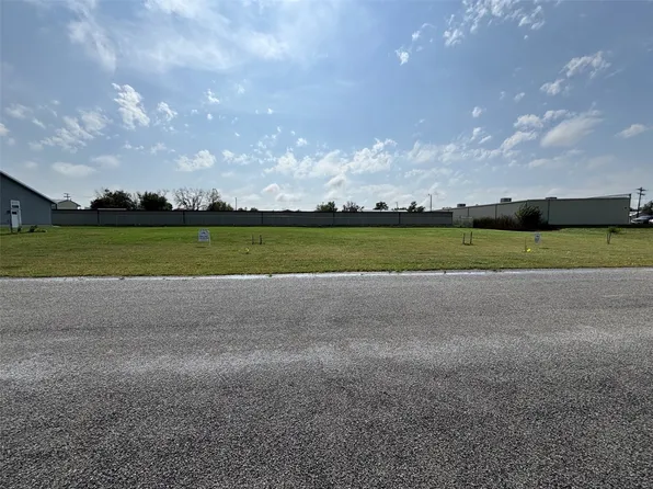 197 William Way, Newhall, IA 52315