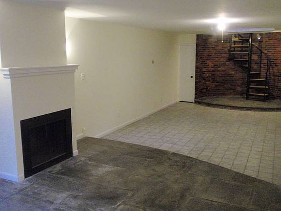 Living/Dining Area