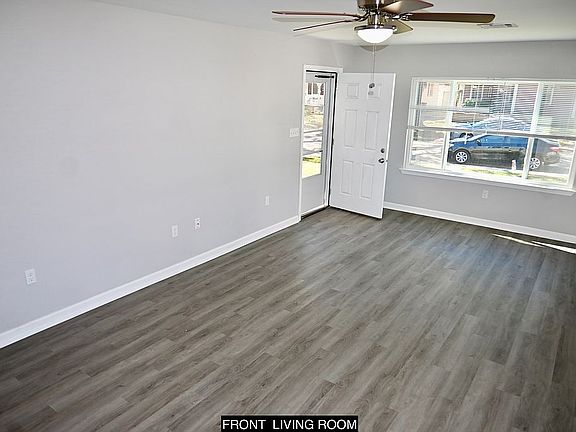 4th image of 1017 Raymond Dr