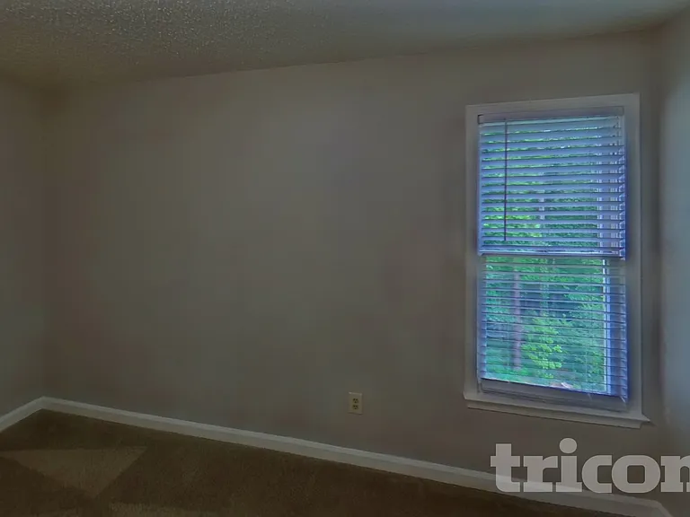 649 Stratford Dr — Photo 11