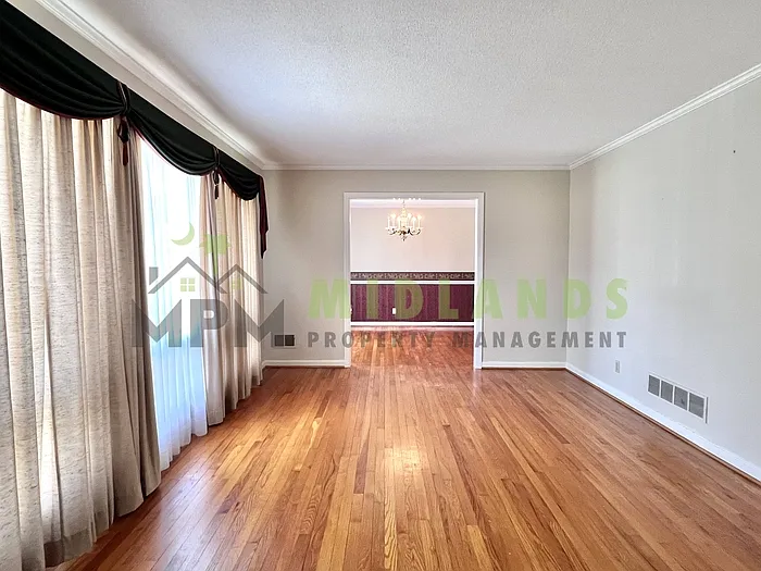 3 bed, 2.0 bath, 1700 sqft, $1,800 — Photo 3