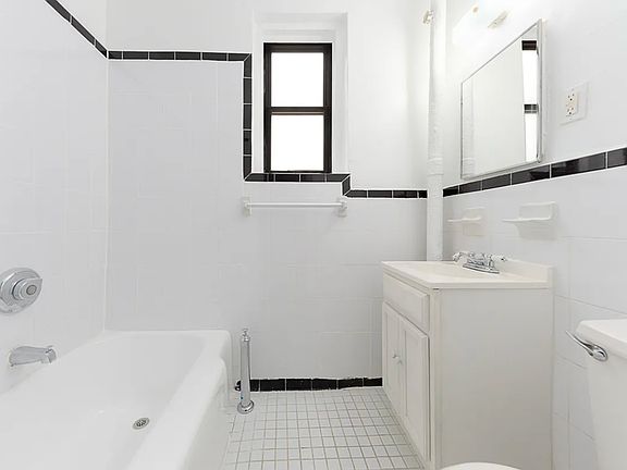 4th image of 209-31 86th Dr #2E