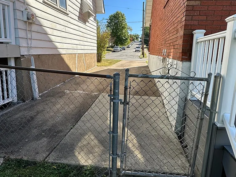 6011 Elizabeth Ave — Photo 49