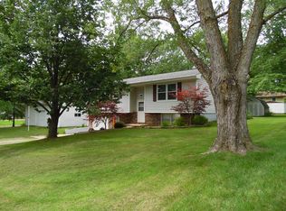 146 Carriage Dr, Brookfield, MO 64628