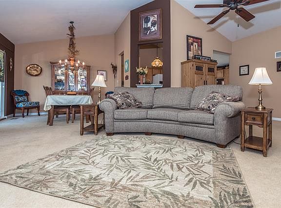 4th image of 1575 Laurel Bluffs Dr
