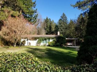 383 Whispering Pines Ln, Grants Pass, OR 97527