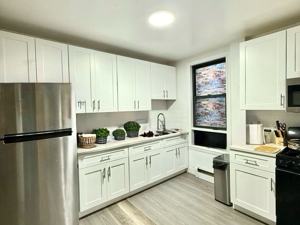 1st image of 25-43 Steinway St #2