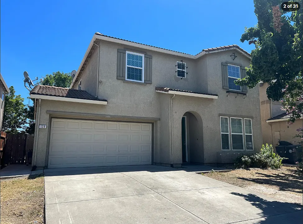 5 bed, 2289 sqft, $2,900 — Photo 2