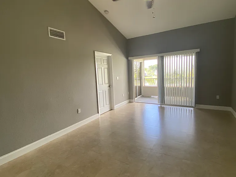2820 N Oakland Forest Dr #307-1 — Photo 15