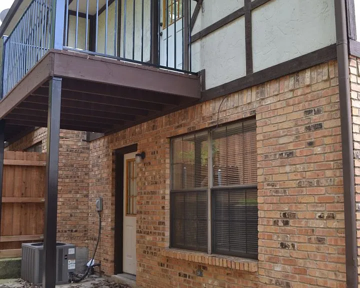 1251 Dallas Dr — Photo 7