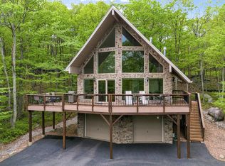 10 S Spur Ln, Hazleton, PA 18202